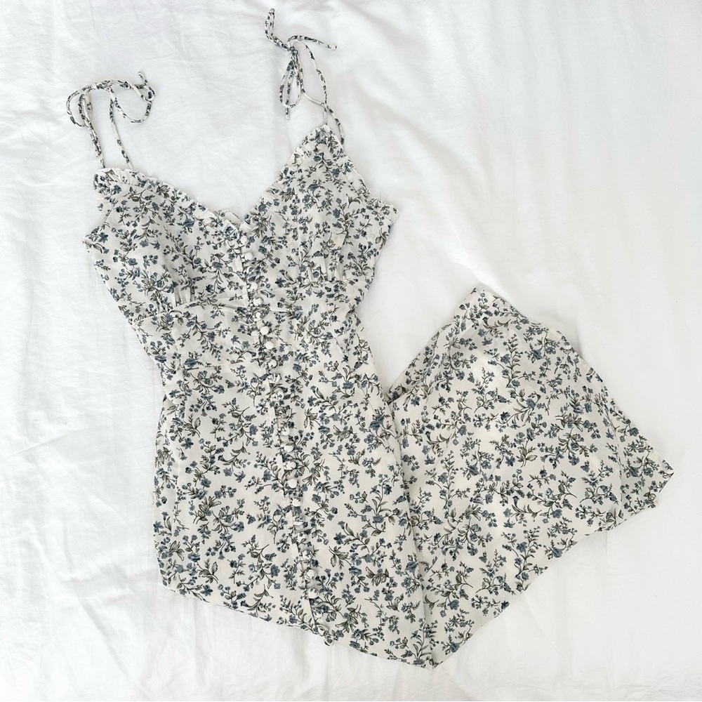 blue floral dress🤍